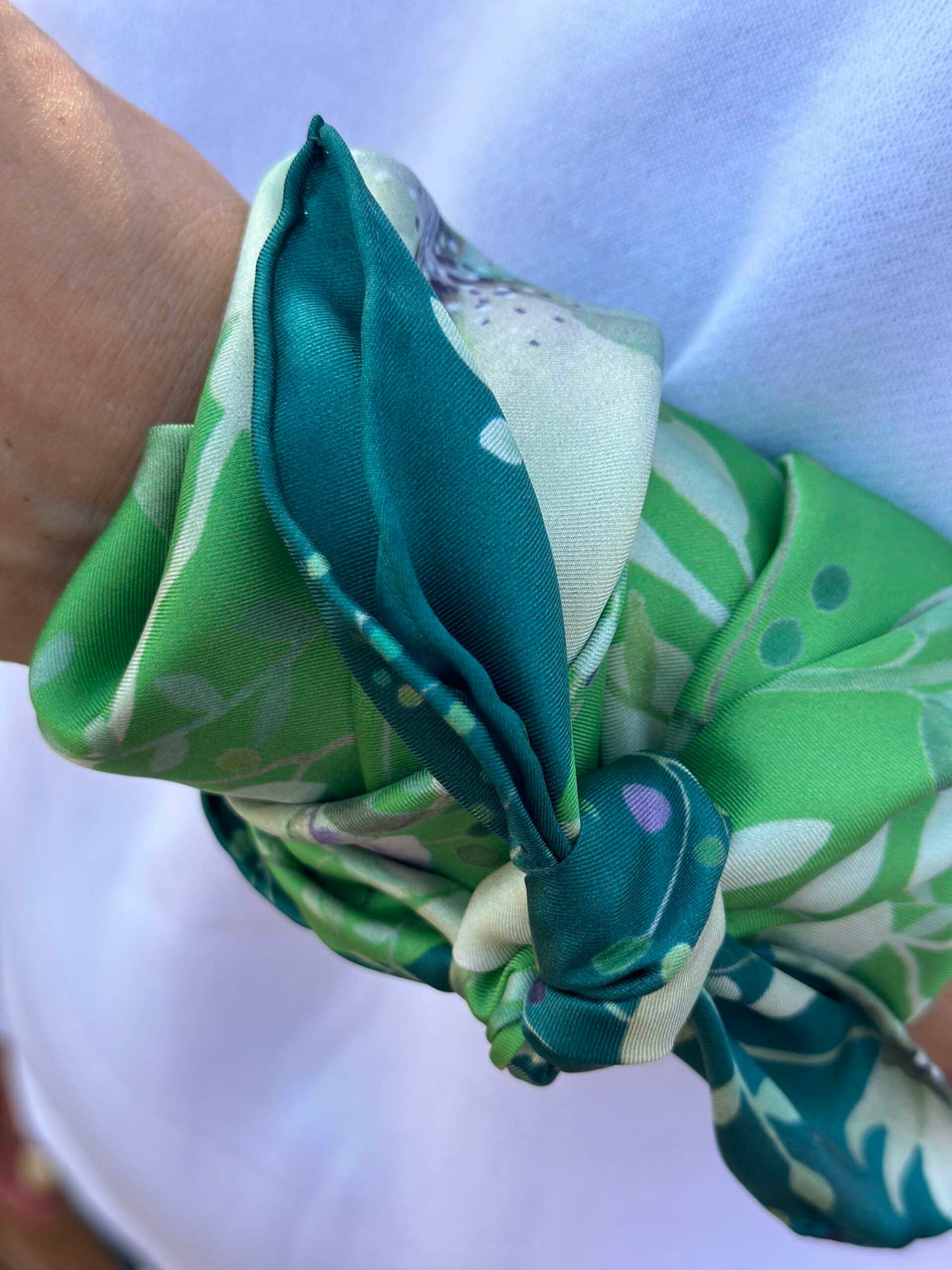 Green Garden Silk scarf/BELLA&VOSS